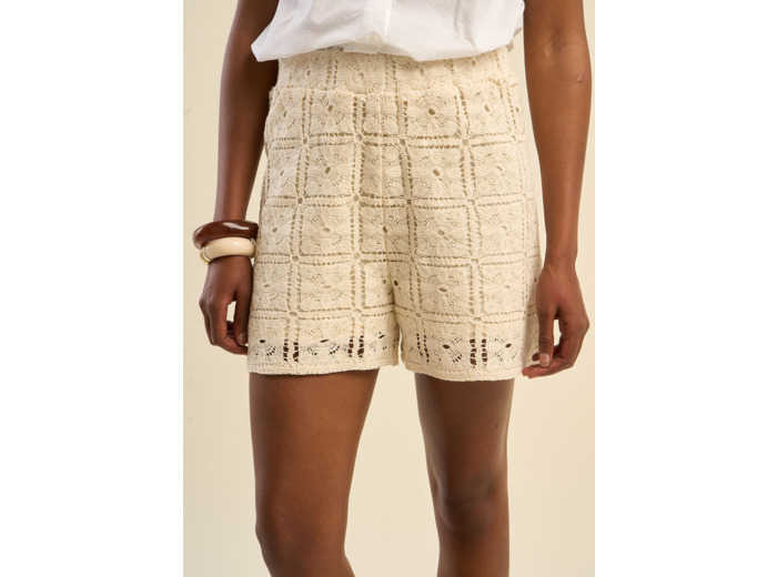 Short en maille ajouré style crochet