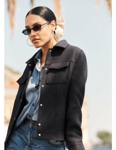 Manteau court en drap de laine