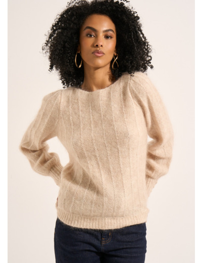 Pull droit avec des boutons aux poignets