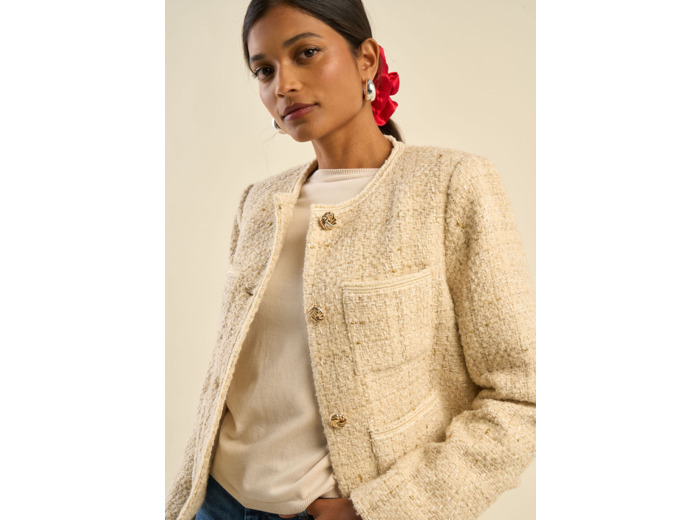 Veste en tweed et boutons bijoux