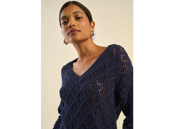 Pull ajouré col V