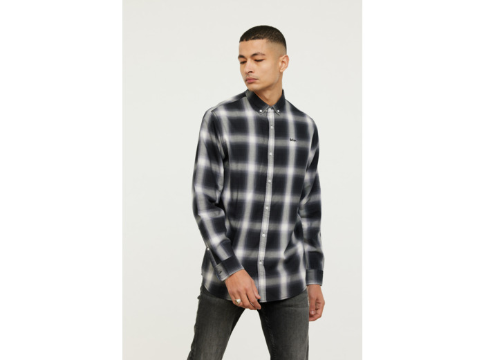 Chemiseà carreaux et broderie poitrine