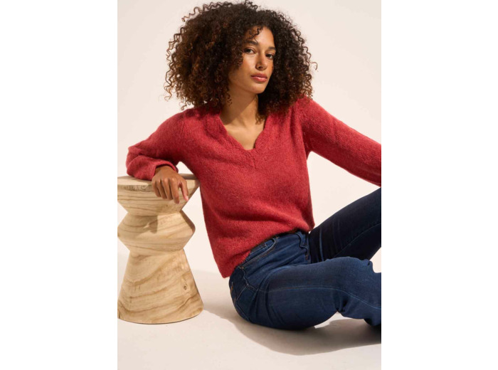 Pull col V détails crochet