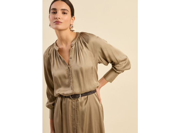 Robe chemise longue en satin