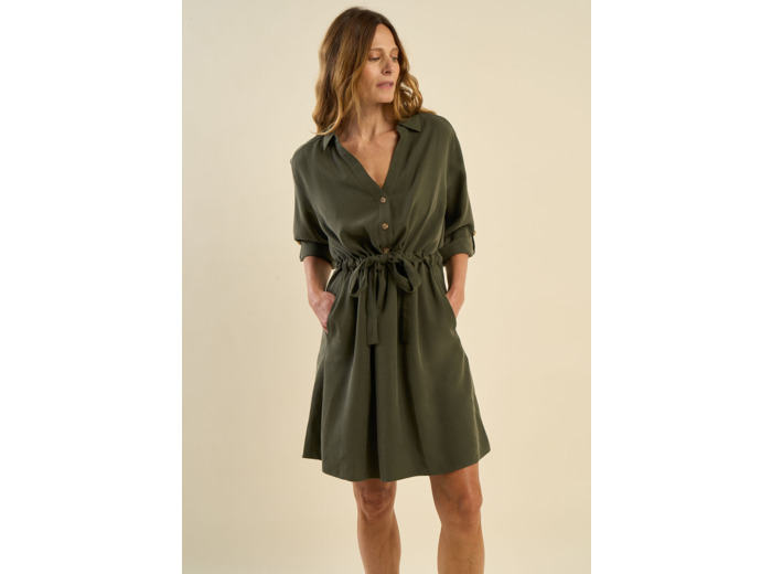 Robe courte ceinturée manches 3/4