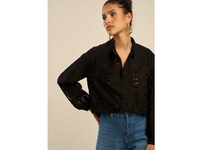 Chemise avec broderie anglaise