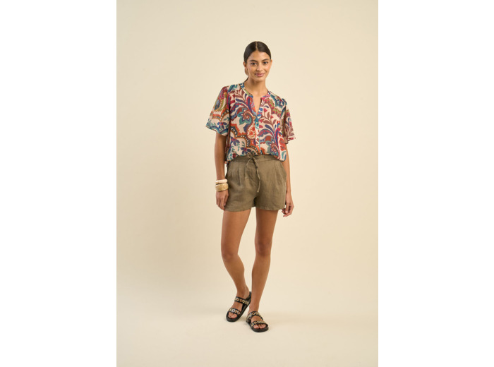 Short en lin avec liens de resserrement