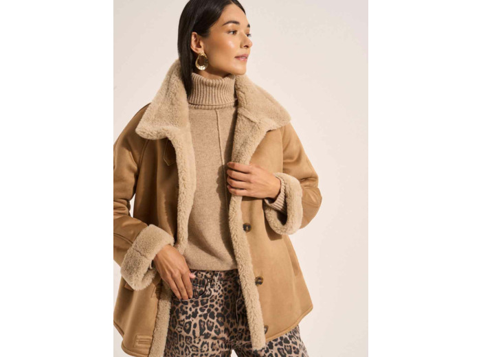 Manteau façon peau retournée