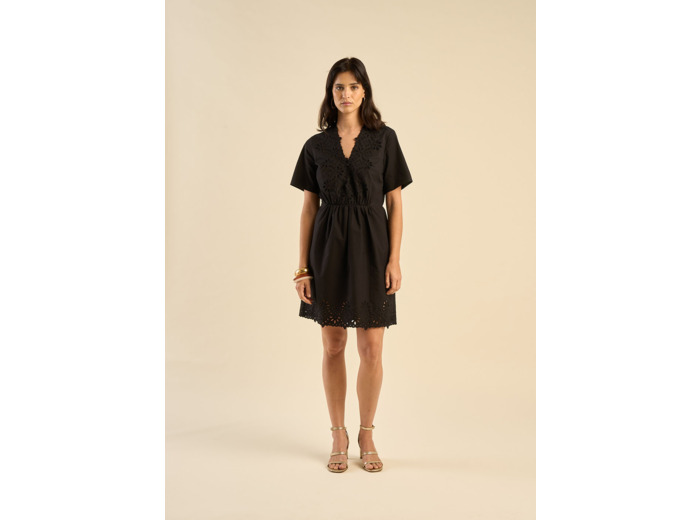 Robe courte broderie anglaise