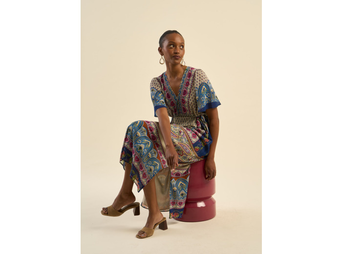 Robe longue bohème et décolleté en V