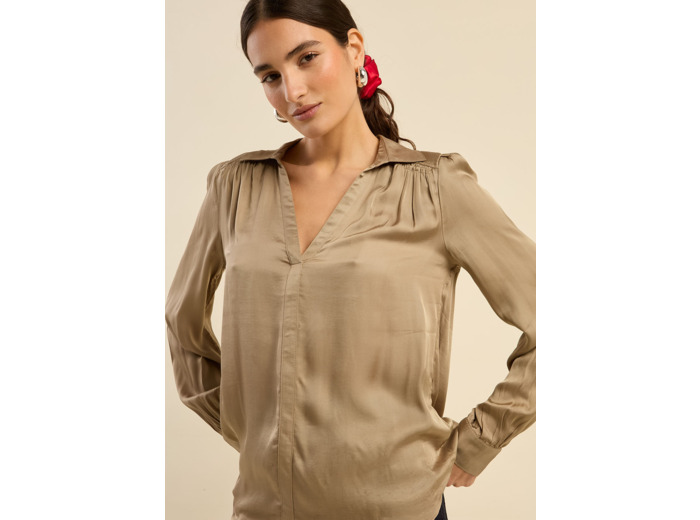 Blouse fluide à col V