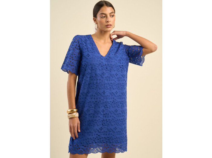 Robe courte en broderie anglaise