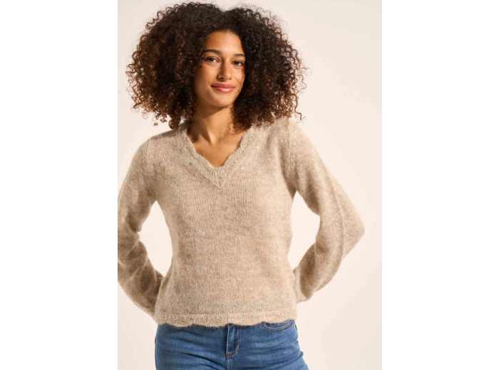 Pull col V détails crochet